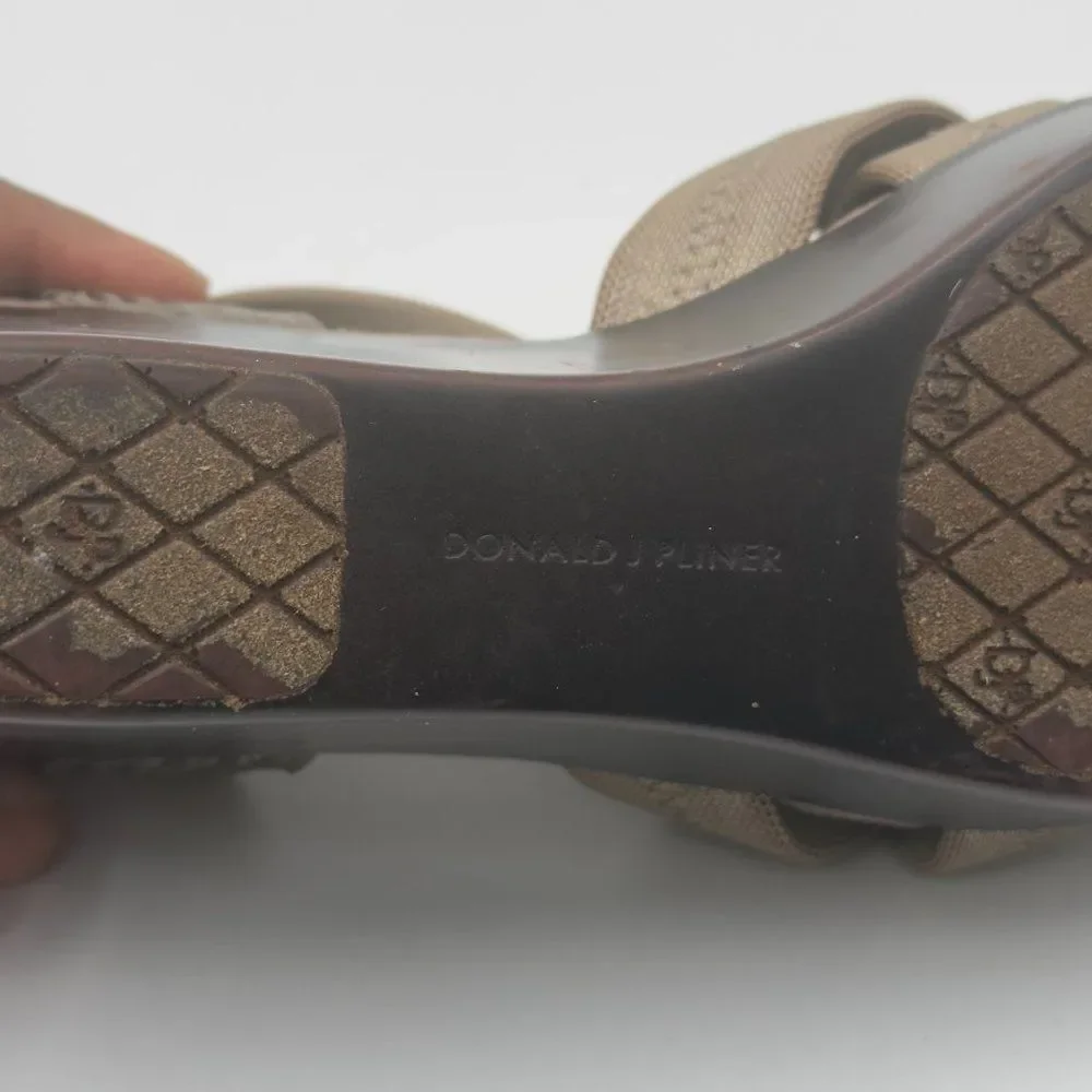 Donald J Pliner Jilli Canvas Wedge Sandal Bronze Open-toe design/comfort. Sz 9.5